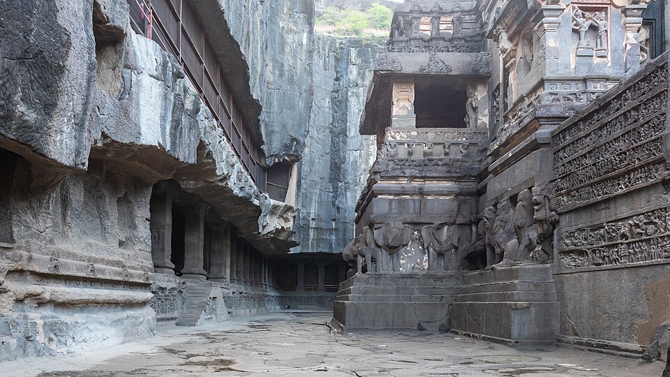 कैलास मंदिर, एलोरा — एकाश्म