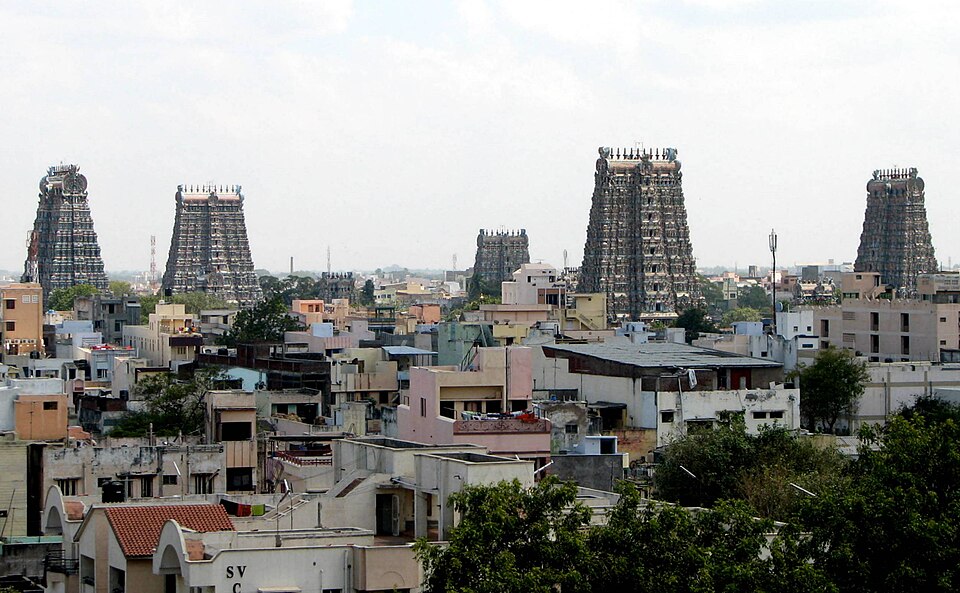 मीनाक्षी मंदिर का गोपुरम, मदुरै